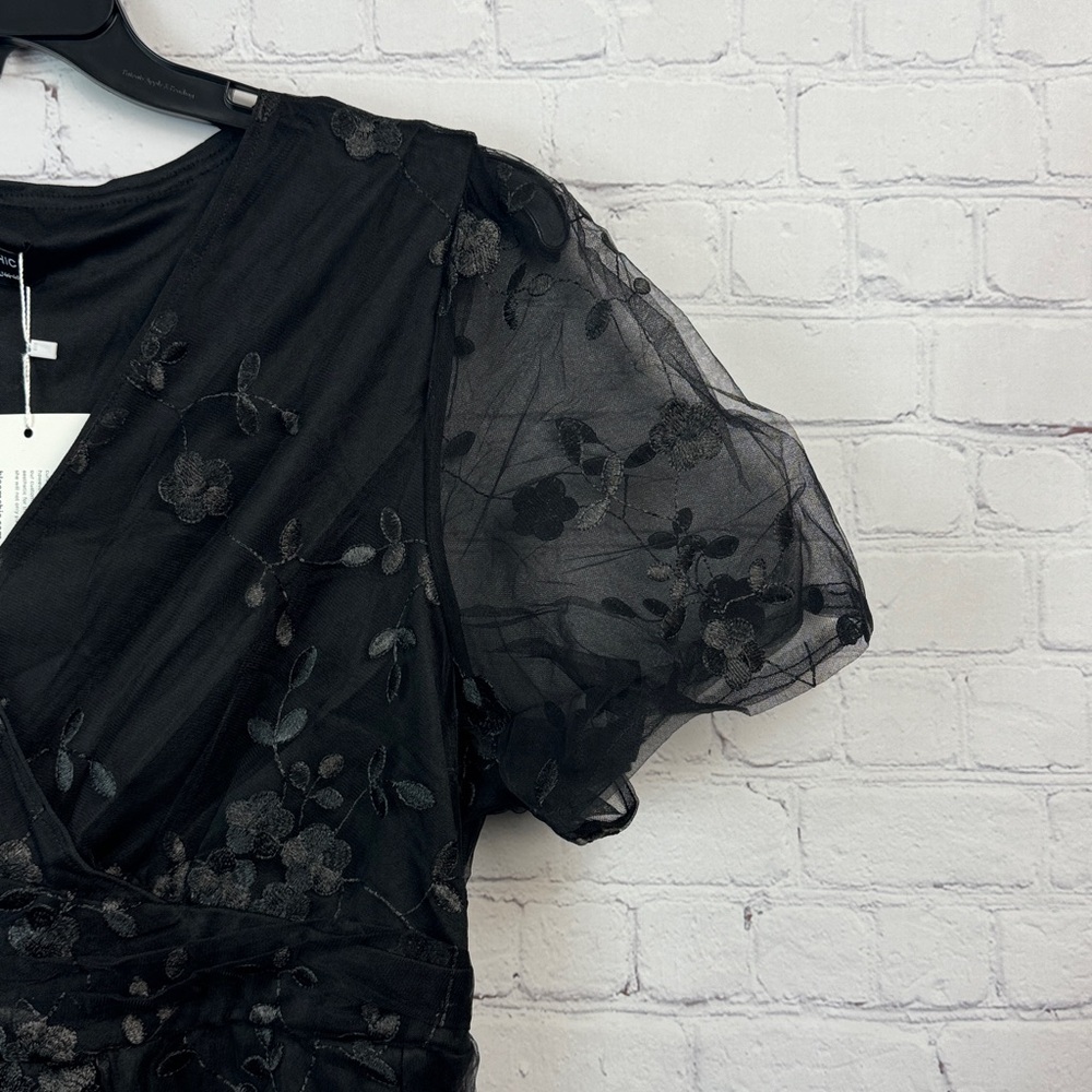 BloomChic Black Floral Surplice Sheer Overlay Midi Dress Plus Size 1X - Picture 3 of 7